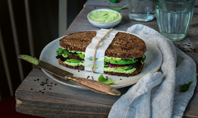 Rezept für ein pikantes Edamame-Avocado-Sandwich