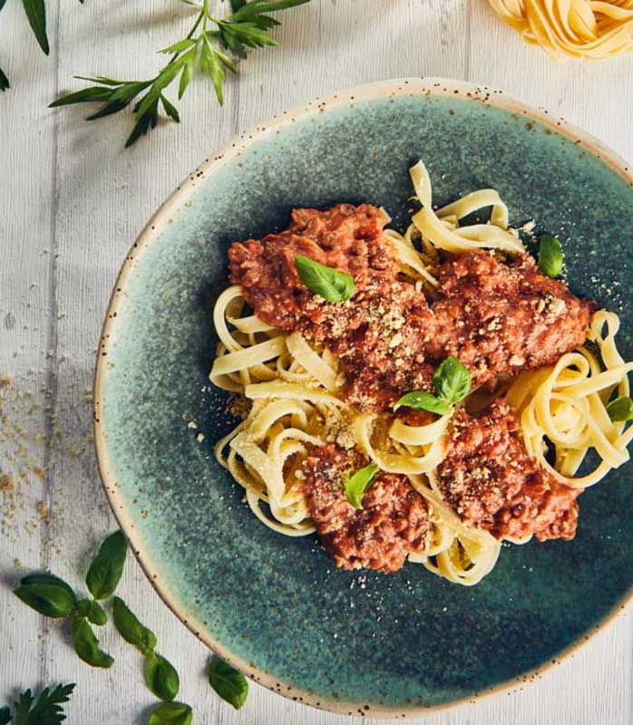 Veganes Rezept für Tagliatelle mit Linsen-Bolognese und Cashewsahne